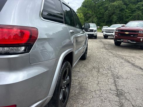 Used 2015 Jeep Grand Cherokee Altitude AWD/4WD image 7