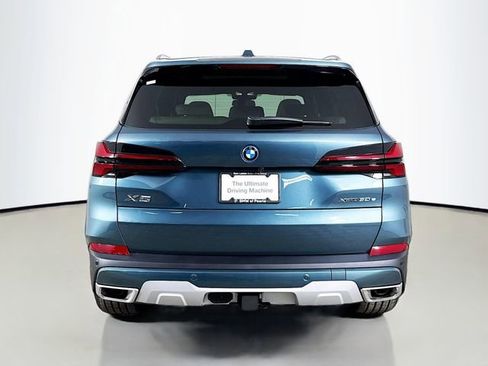 New 2026 BMW X5 xDrive50e image 6