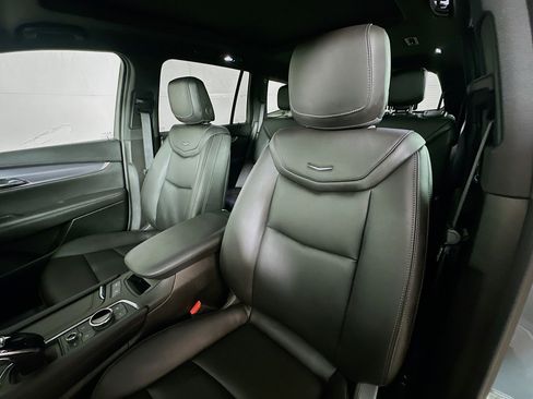 Used 2024 Cadillac XT6 Luxury AWD/4WD image 20