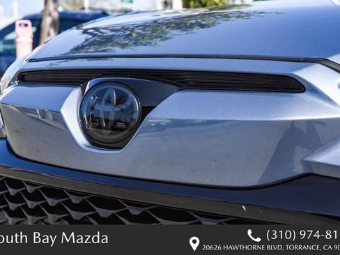 Used 2024 Toyota Corolla Cross AWD Hybrid w/ Moonroof Package image 5