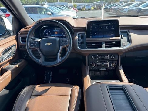 Used 2024 Chevrolet Suburban High Country w/ Advanced Technology Package AWD/4WD image 16