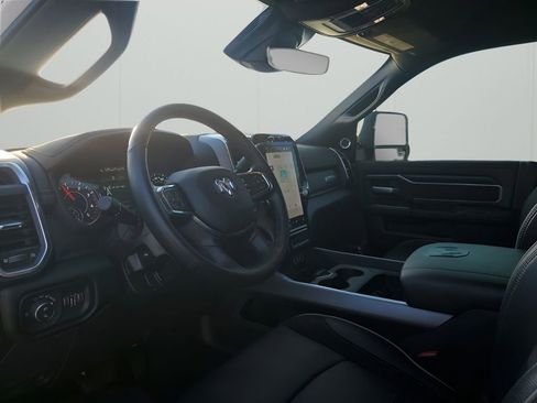 Used 2024 RAM 2500 Laramie w/ Night Edition image 28