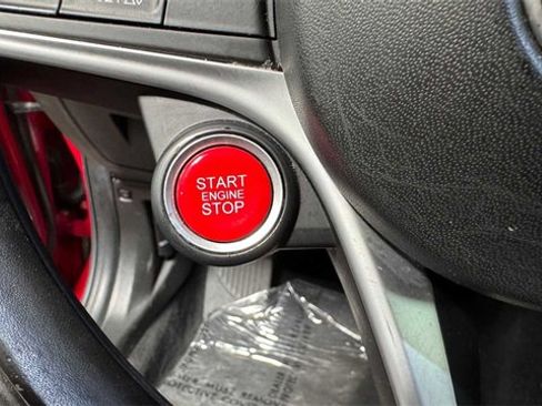 Used 2019 Alfa Romeo Giulia w/ Quick Order Package 22K Sport image 32