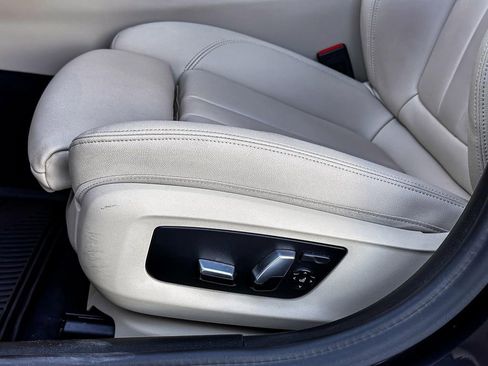 Used 2019 BMW 530i w/ Premium Package image 16