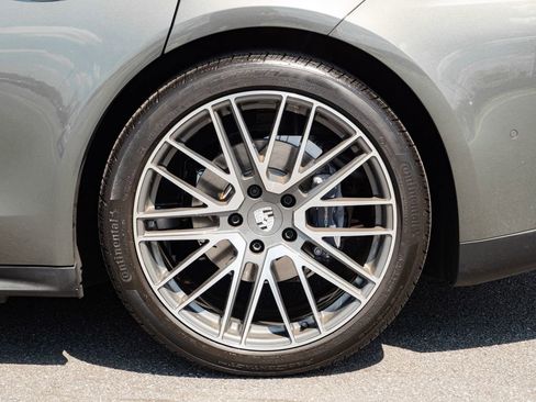 Certified 2025 Porsche Panamera 4 AWD/4WD image 37