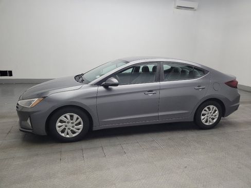 Used 2019 Hyundai Elantra SE FWD image 3