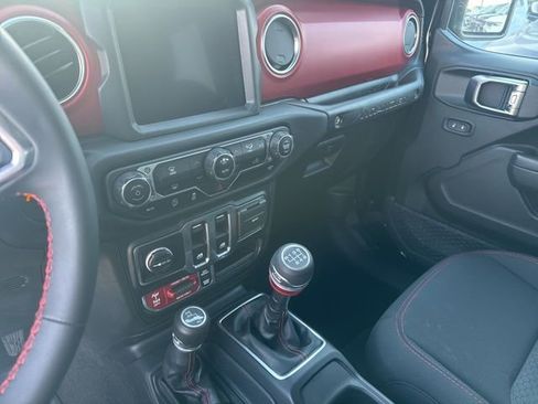 Used 2023 Jeep Wrangler Rubicon image 11