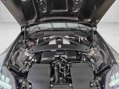 Used 2025 Aston Martin Vanquish RWD image 29