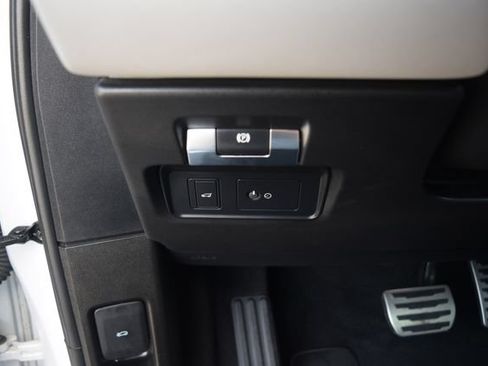 Used 2020 Land Rover Range Rover Evoque First Edition AWD/4WD image 7