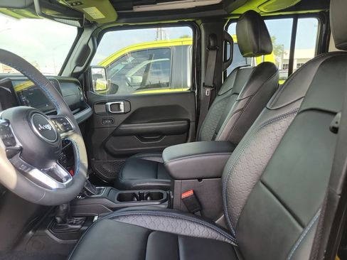 Used 2024 Jeep Wrangler High Altitude AWD/4WD image 22