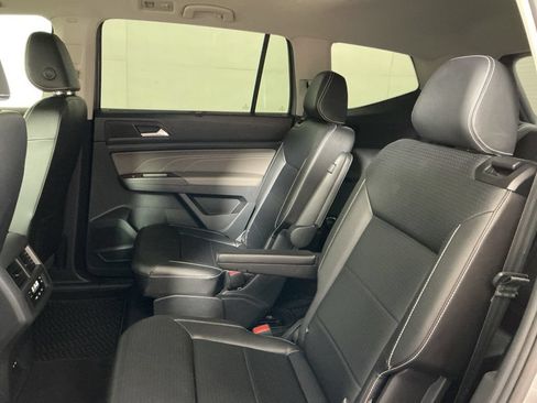 Used 2022 Volkswagen Atlas SEL R-Line AWD/4WD image 25