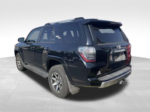 Used 2017 Toyota 4Runner TRD Off-Road AWD/4WD image 4