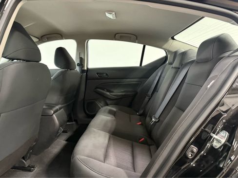 Used 2023 Nissan Altima 2.5 SV FWD image 14
