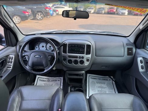Used 2003 Ford Escape XLT image 24