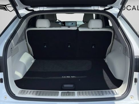Certified 2023 Genesis GV60 Advanced AWD/4WD image 9