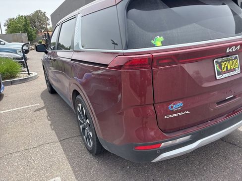 Used 2024 Kia Carnival EX FWD image 14