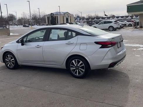 Used 2023 Nissan Versa SV image 6