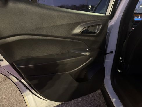 Used 2024 Chevrolet Trax LT image 22