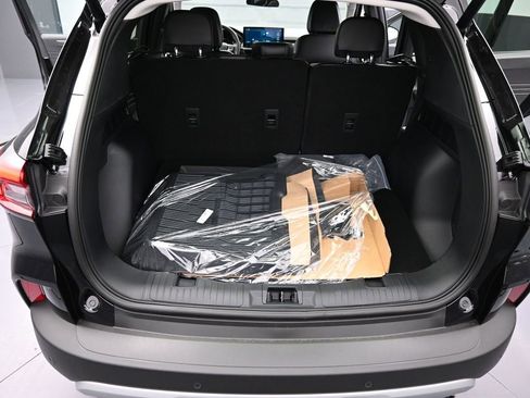 New 2025 Ford Escape SE image 24