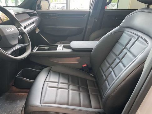 New 2026 Kia EV9 Land w/ Nightfall Edition Package AWD/4WD image 17