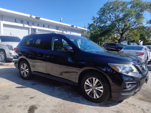 Used 2018 Nissan Pathfinder SL FWD image 12