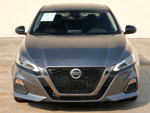 Used 2022 Nissan Altima 2.0 SR FWD image 40