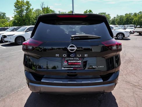 Used 2024 Nissan Rogue SL w/ SL Premium Package AWD/4WD image 5