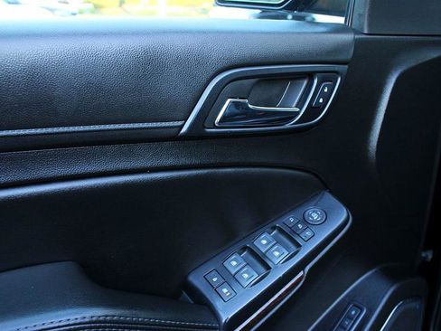 Used 2019 GMC Yukon XL SLT w/ Open Road Package image 9