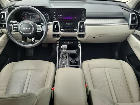 Used 2022 Kia Sorento S w/ Panoramic Sunroof Package FWD image 12