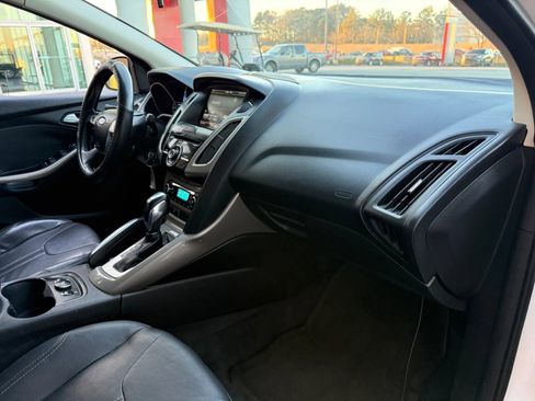 Used 2012 Ford Focus SEL image 19
