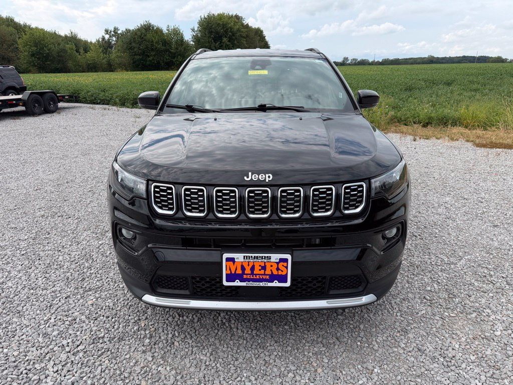 Used 2025 Jeep Compass Limited AWD/4WD image 23