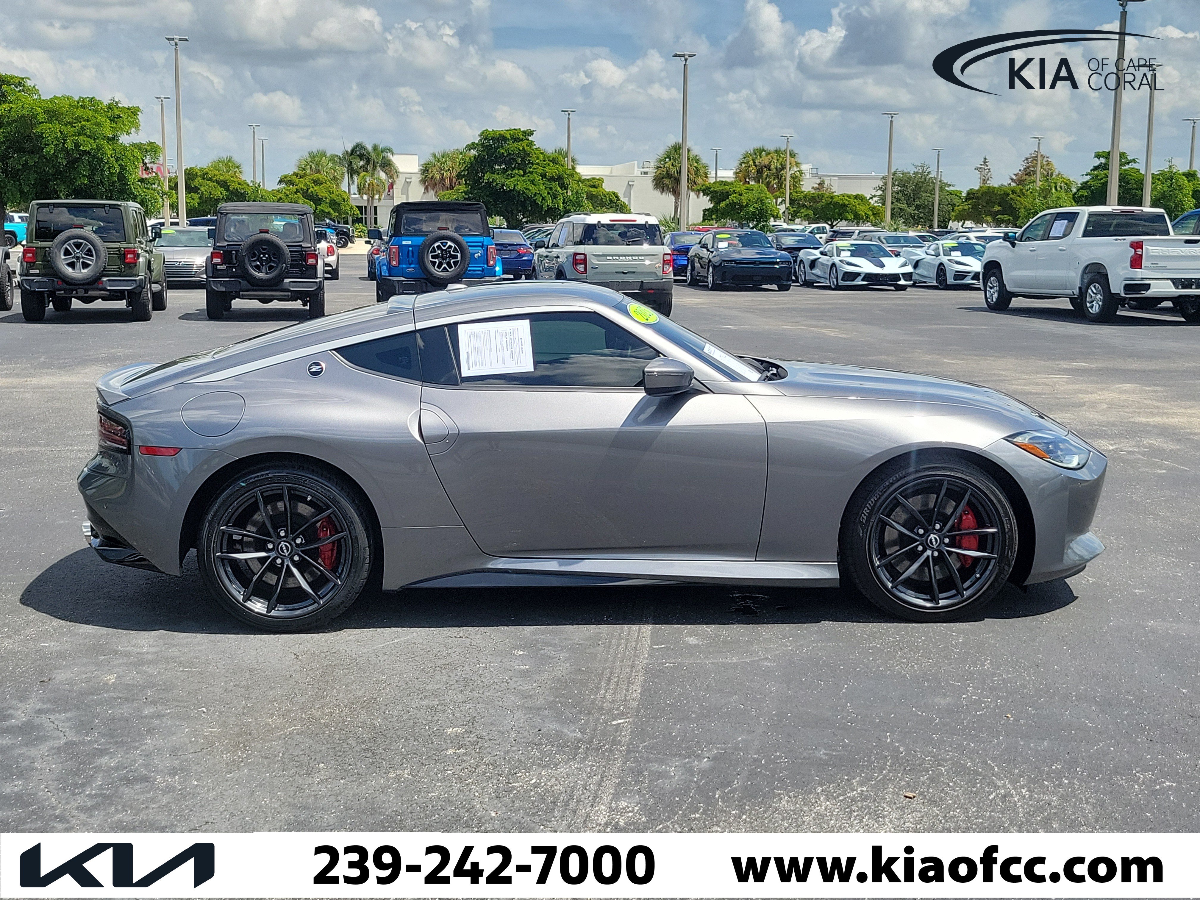 Used 2025 Nissan Z Performance w/ Floor Mat Package RWD image 8