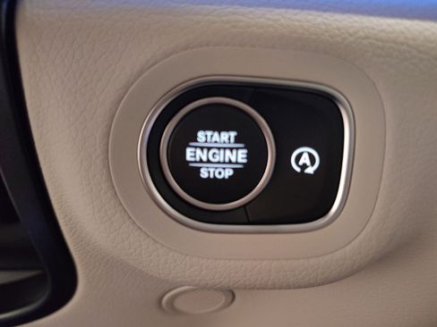 New 2026 Mercedes-Benz GLS 450 4MATIC image 25