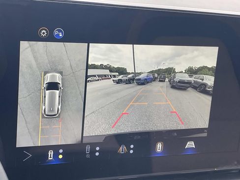 New 2026 Chevrolet Equinox ACTIV w/ Convenience Package III FWD image 18