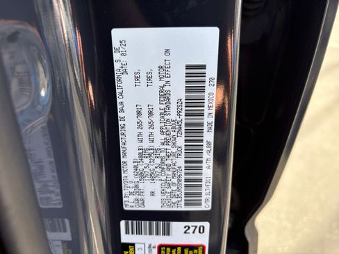 Used 2025 Toyota Tacoma TRD Off-Road image 28