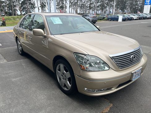 Used 2005 Lexus LS 430 RWD image 22