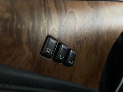 Used 2021 Nissan Armada SL w/ Captain's Chairs Package image 34