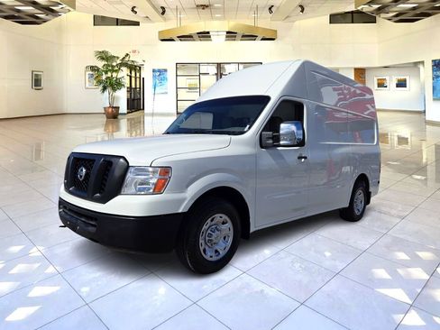Used 2021 Nissan NV 2500 SV image 3