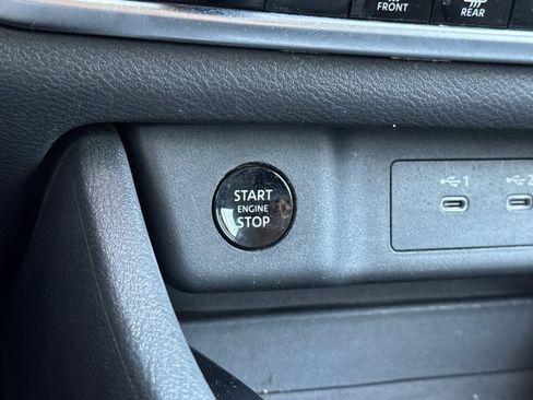 Used 2025 Nissan Rogue SV AWD/4WD image 17