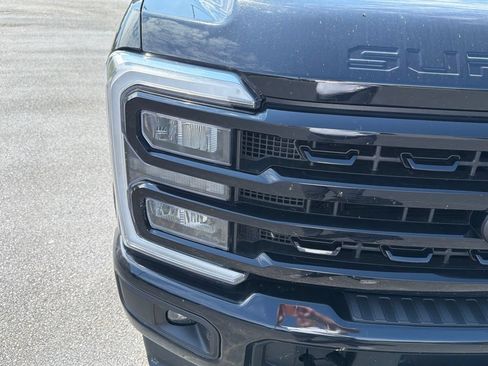 Used 2023 Ford F250 XLT w/ Black Appearance Package AWD/4WD image 9
