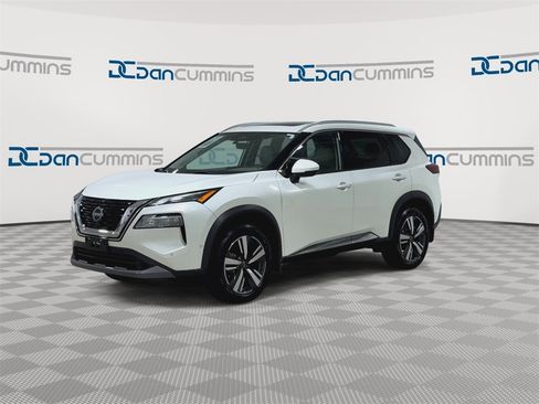 Used 2023 Nissan Rogue SL w/ SL Premium Package image 5