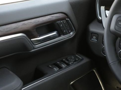 New 2026 GMC Sierra 2500 SLT AWD/4WD image 21