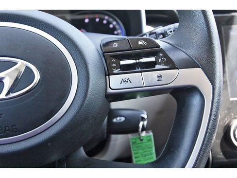 Used 2023 Hyundai Tucson SE image 19