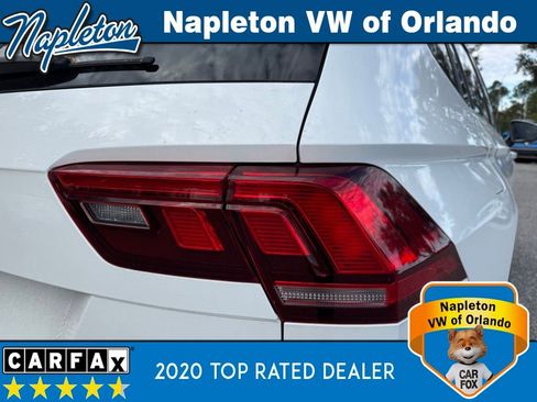 Used 2022 Volkswagen Tiguan SE w/ Panoramic Sunroof Package image 12