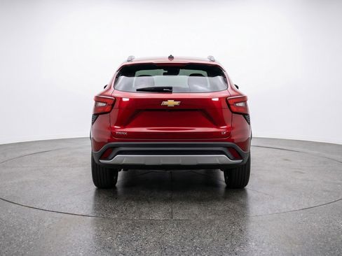 Used 2025 Chevrolet Trax LT w/ LT Convenience Package FWD image 7