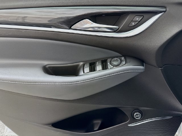 Used 2023 Buick Enclave Essence FWD image 18