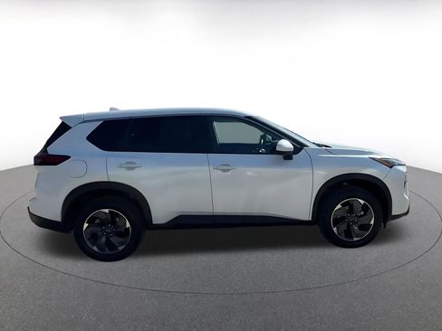 Used 2025 Nissan Rogue SV FWD image 16