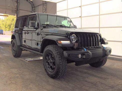 Used 2023 Jeep Wrangler Unlimited w/ Cold Weather Group AWD/4WD image 3