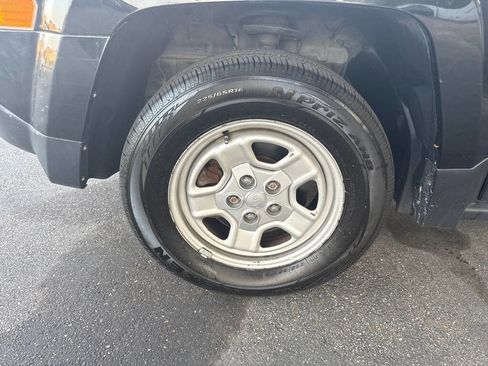 Used 2017 Jeep Patriot Sport w/ Power Value Group image 20