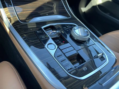 Used 2024 BMW X7 xDrive40i w/ Executive Package image 22